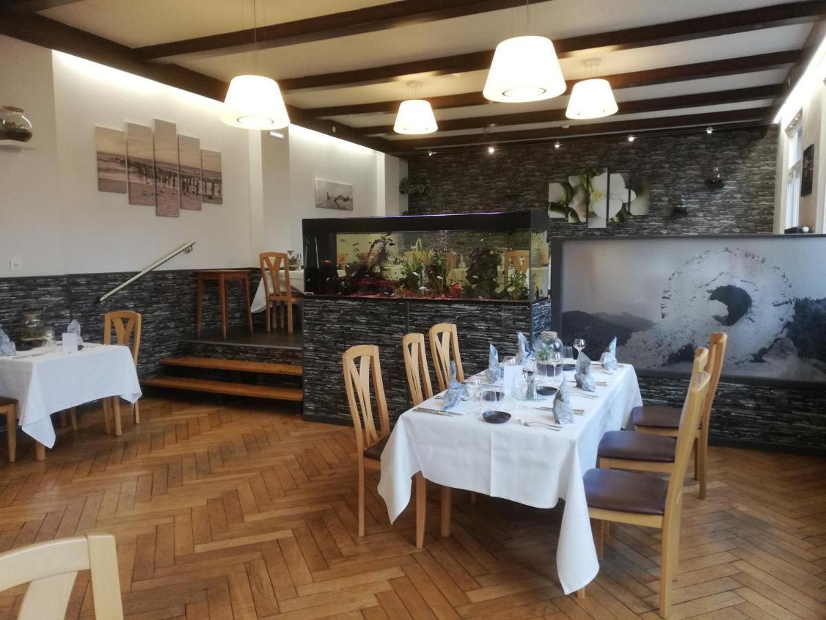 Hotel Restaurant Le Moschenross Thann Bagian luar foto